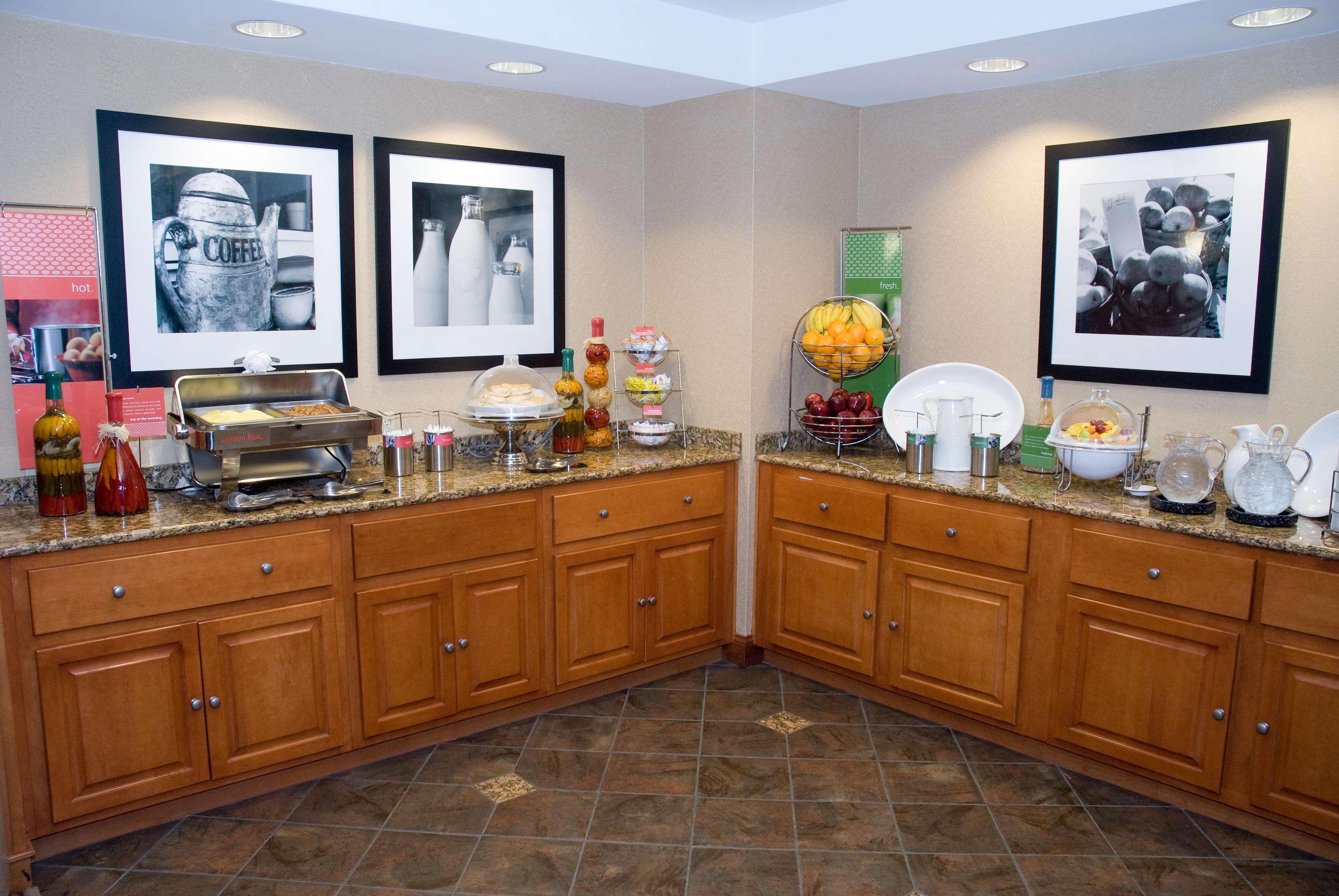 Hampton Inn & Suites By Hilton Manchester Bedford Restaurant foto