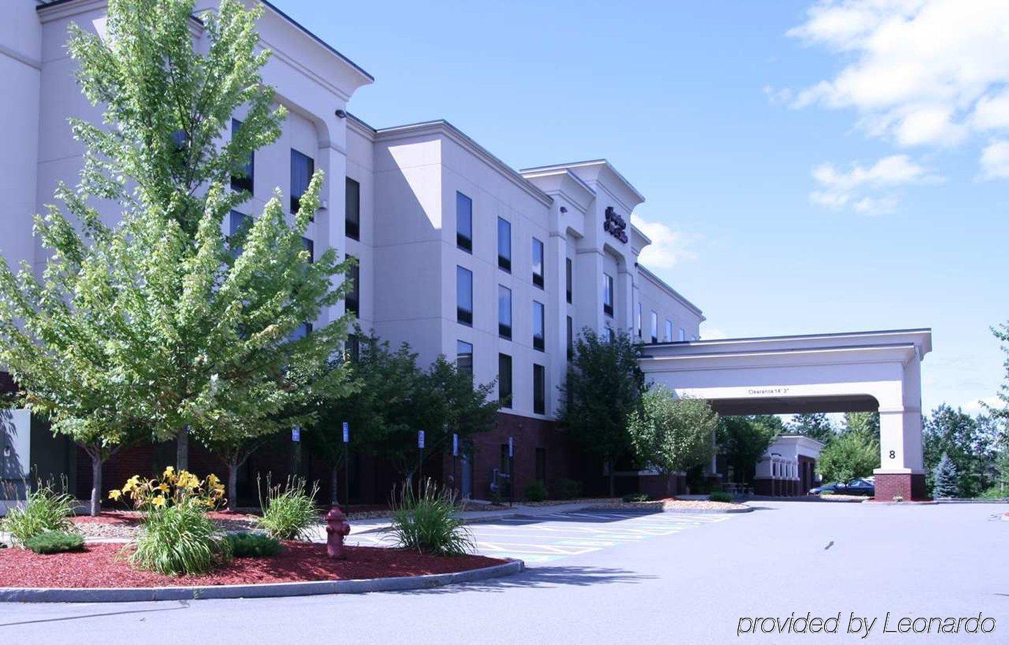 Hampton Inn & Suites By Hilton Manchester Bedford Exterior foto